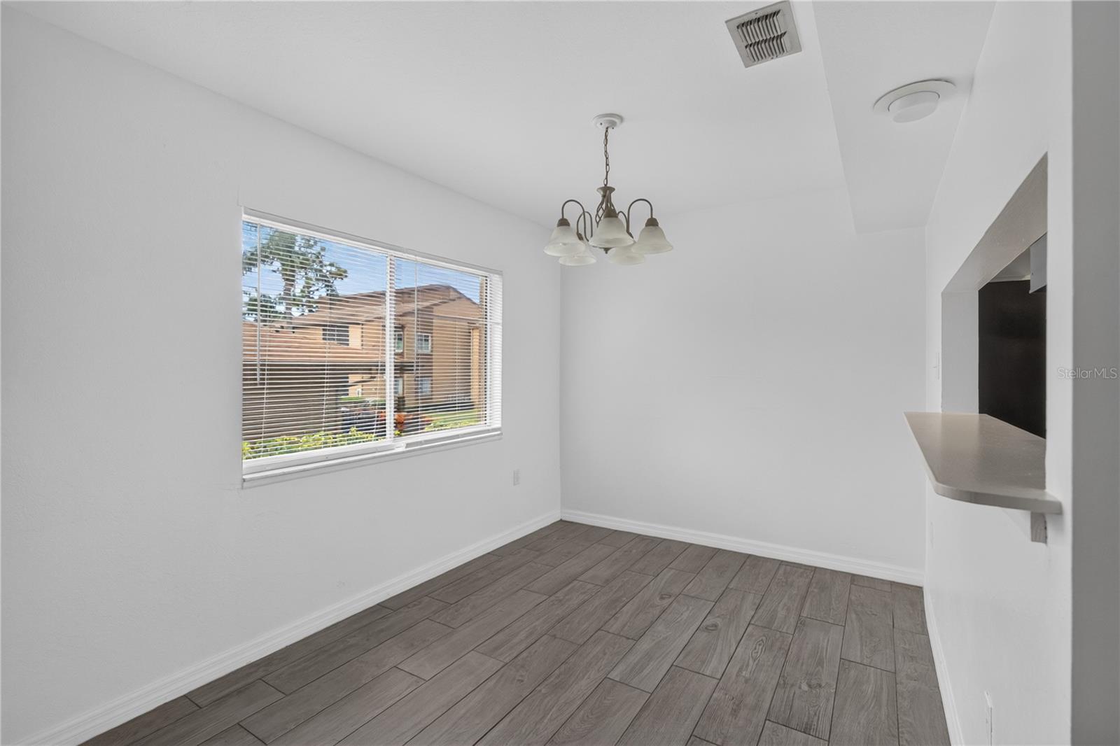 1575 GREENLEA DR #9 — photo 8