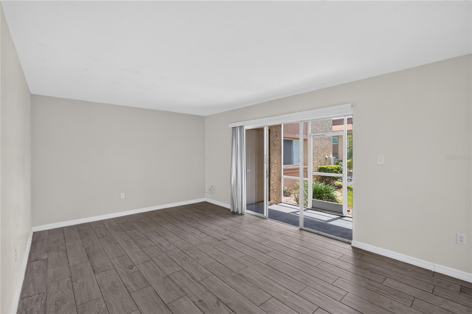 1575 GREENLEA DR #9 — photo 11