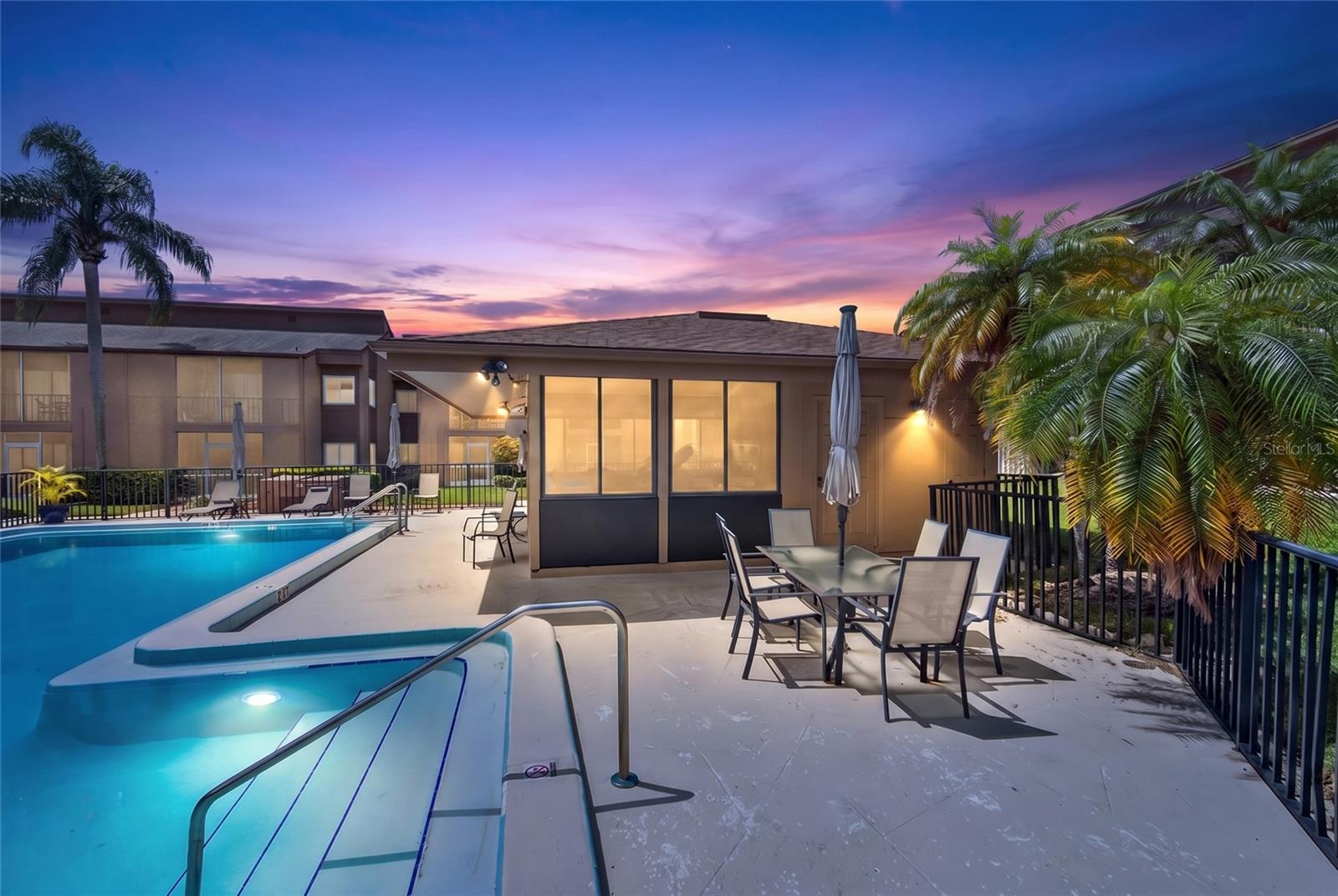 1575 GREENLEA DR #9 — photo 4