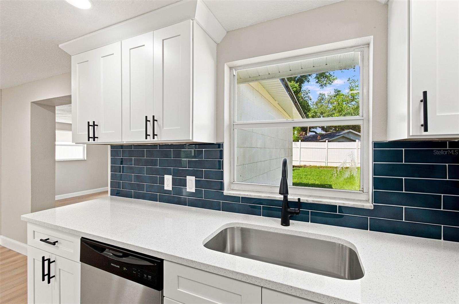 4606 ASHLAND DR — photo 16