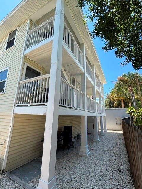 717 DARTMOOR ST N — photo 2