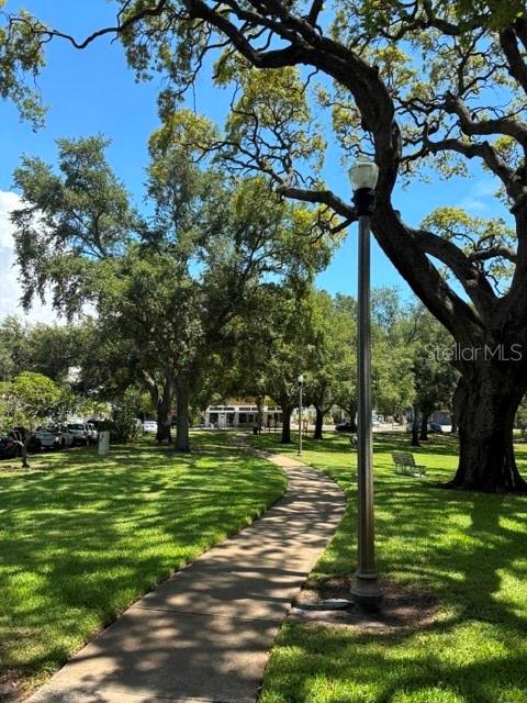 717 DARTMOOR ST N — photo 14