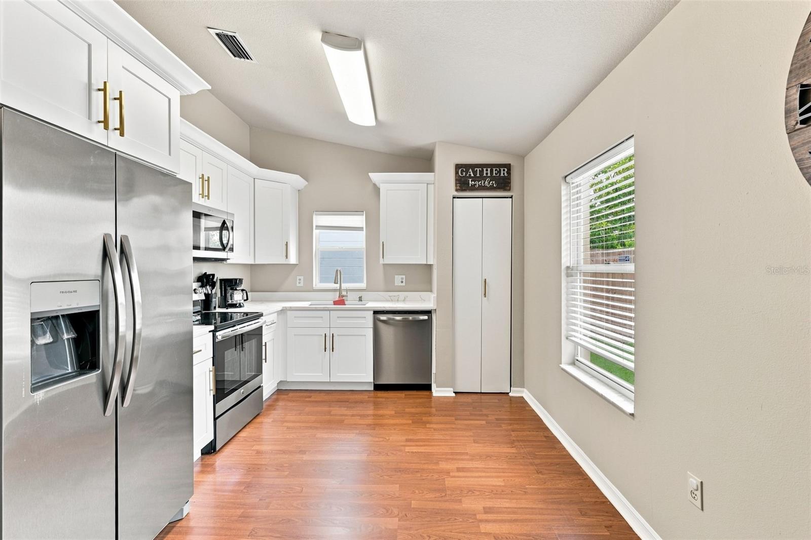 128 LOOKOUT DR — photo 10