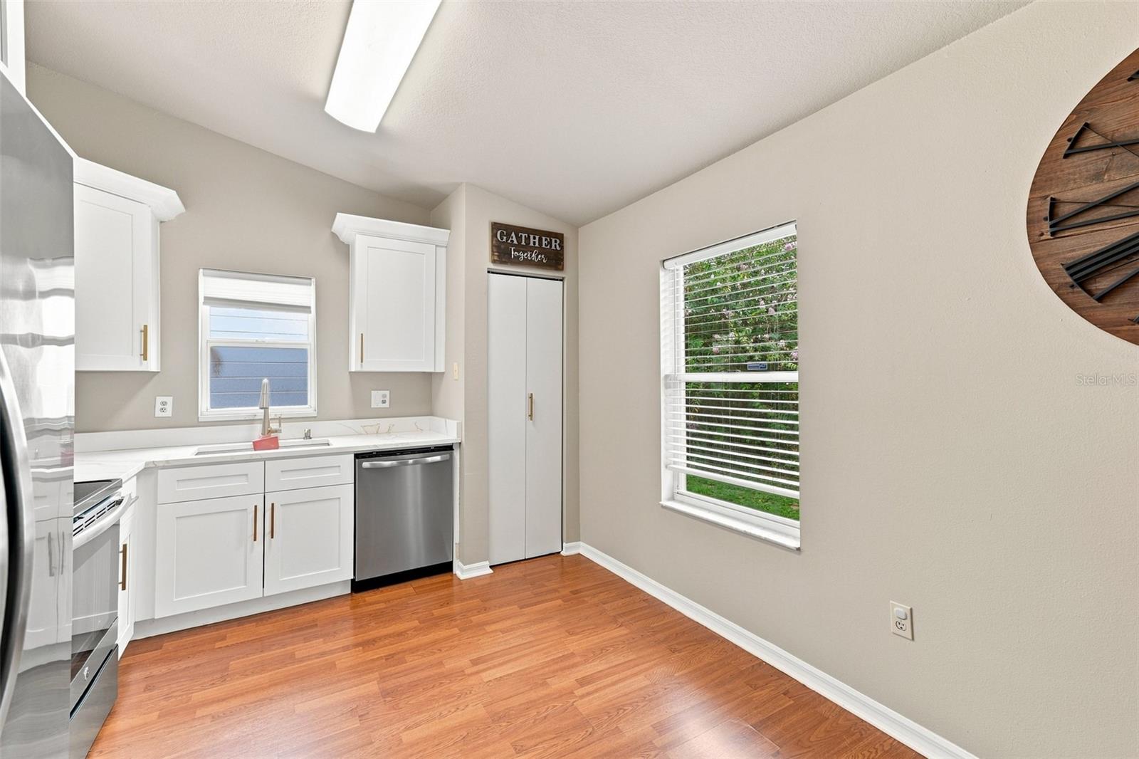 128 LOOKOUT DR — photo 11