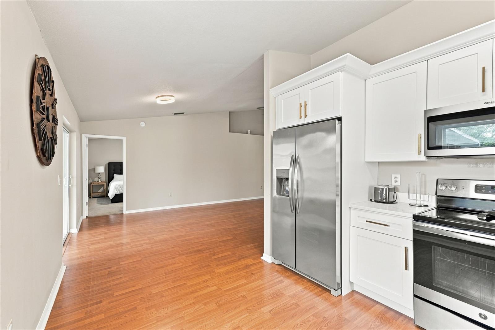 128 LOOKOUT DR — photo 13