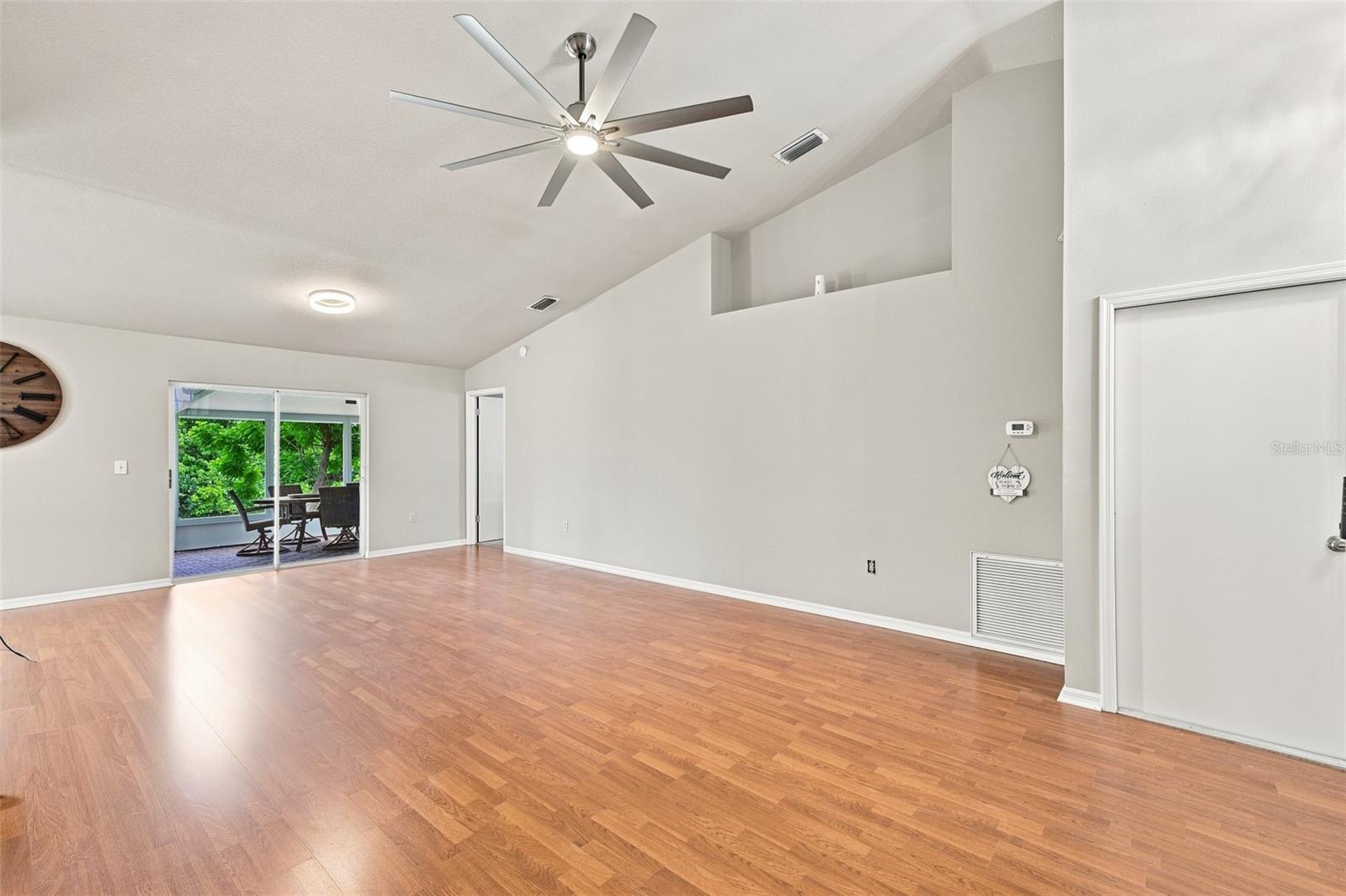 128 LOOKOUT DR — photo 7