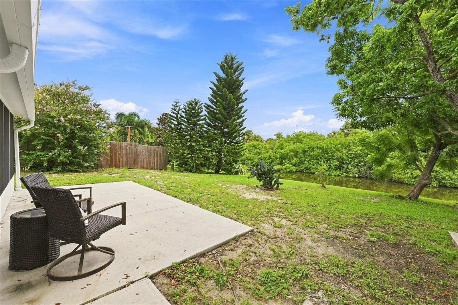 128 LOOKOUT DR — photo 30