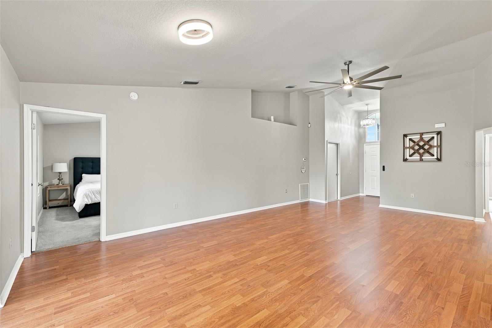 128 LOOKOUT DR — photo 8