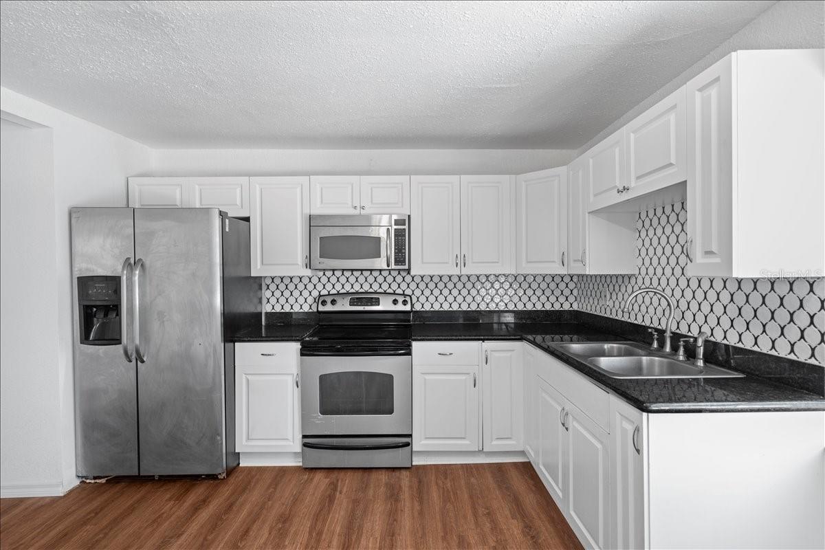 704 E WILMA ST — photo 9