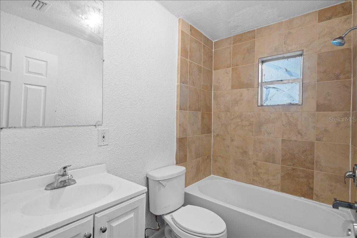 704 E WILMA ST — photo 11