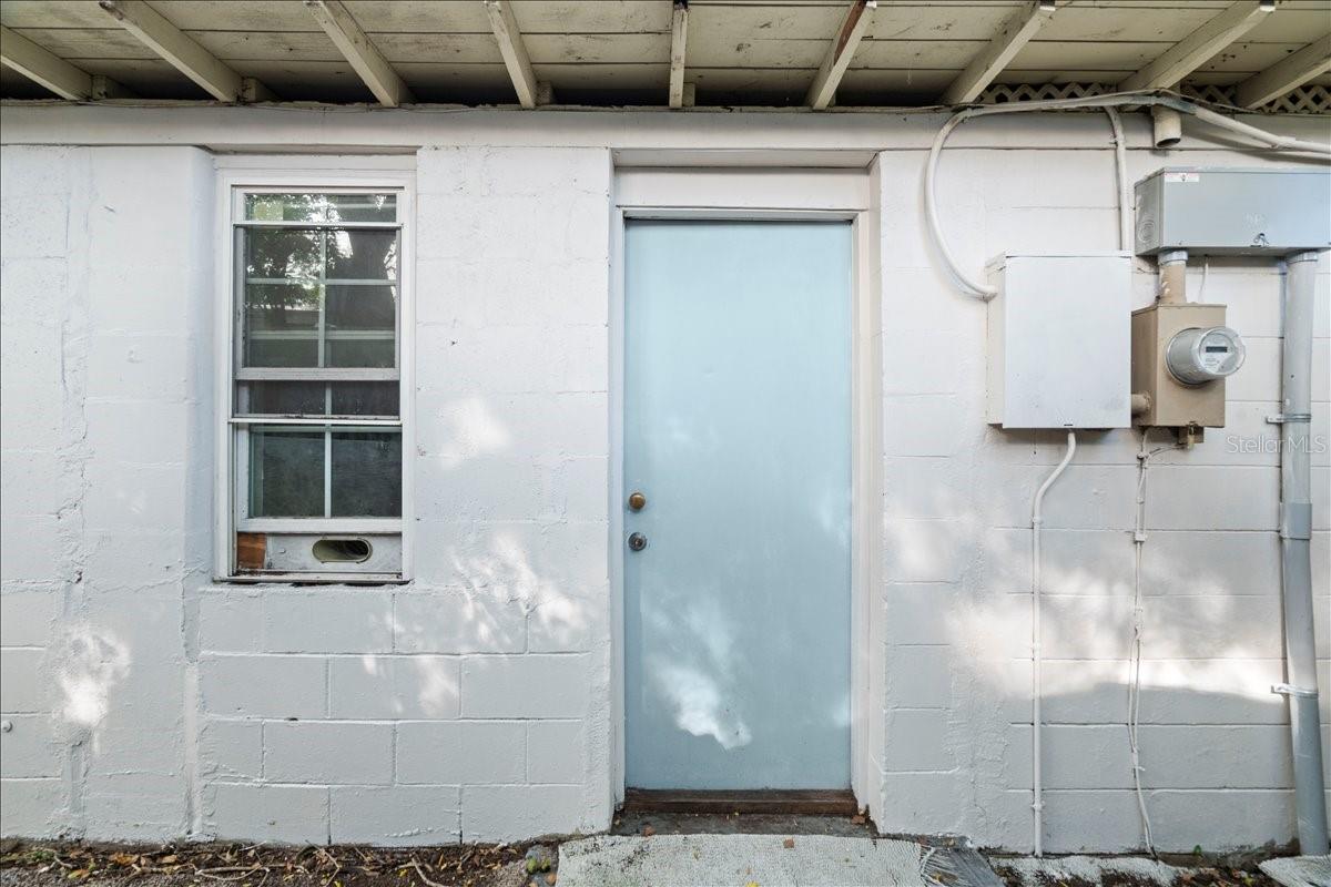 704 E WILMA ST — photo 24