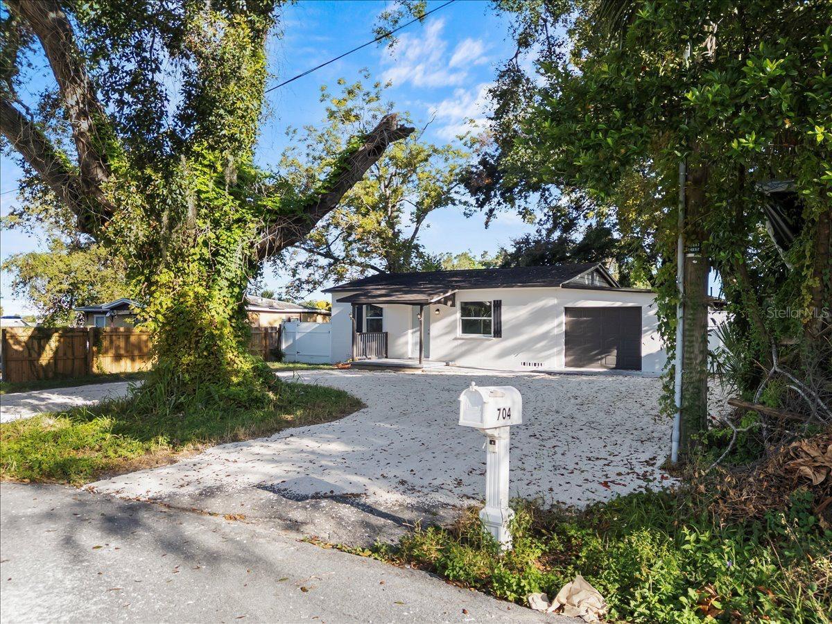 704 E WILMA ST — photo 3