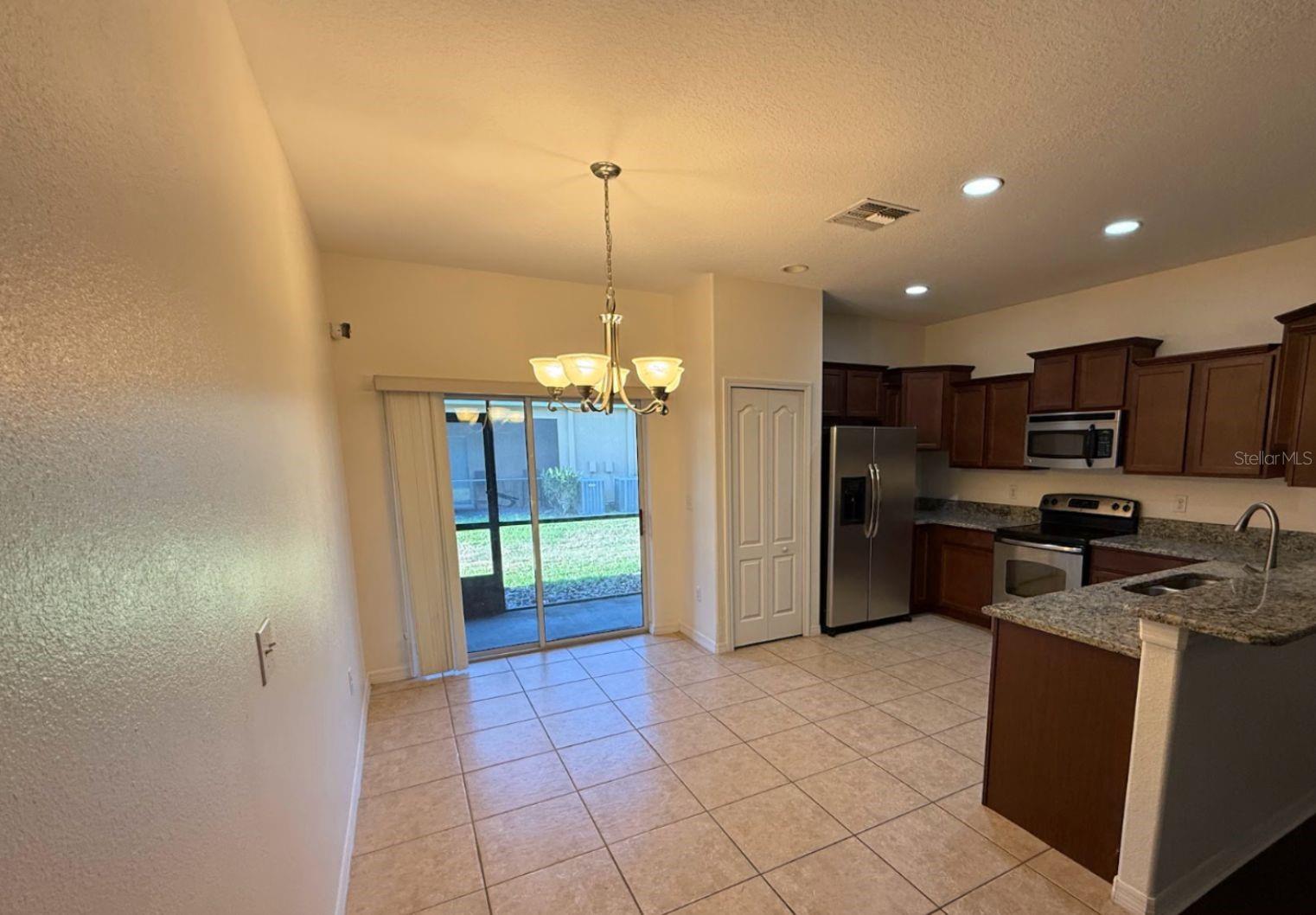 2807 LANTERN HILL AVE — photo 5