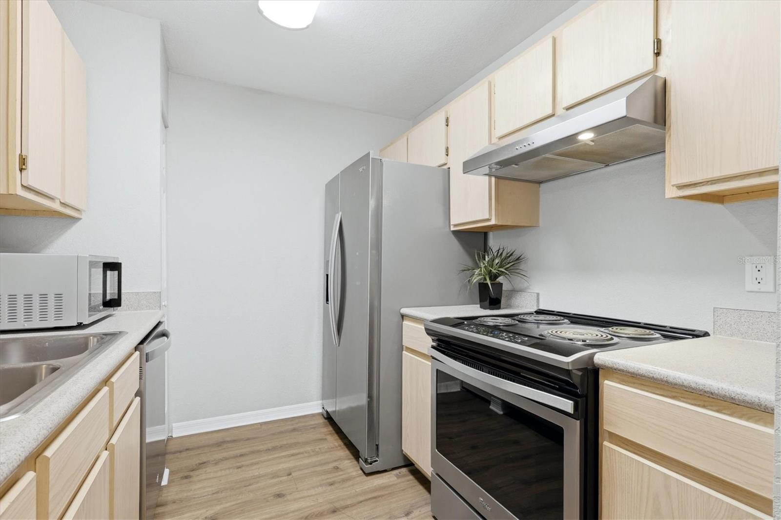 8926 MANOR LOOP #103 — photo 13