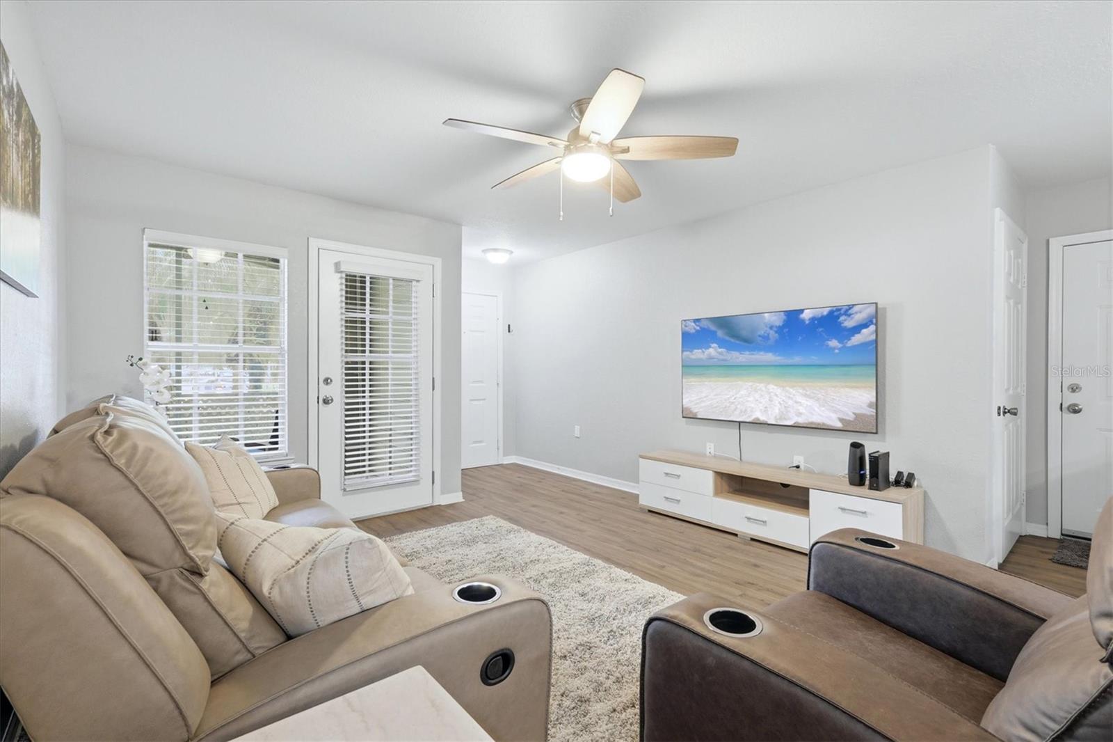 8926 MANOR LOOP #103 — photo 4
