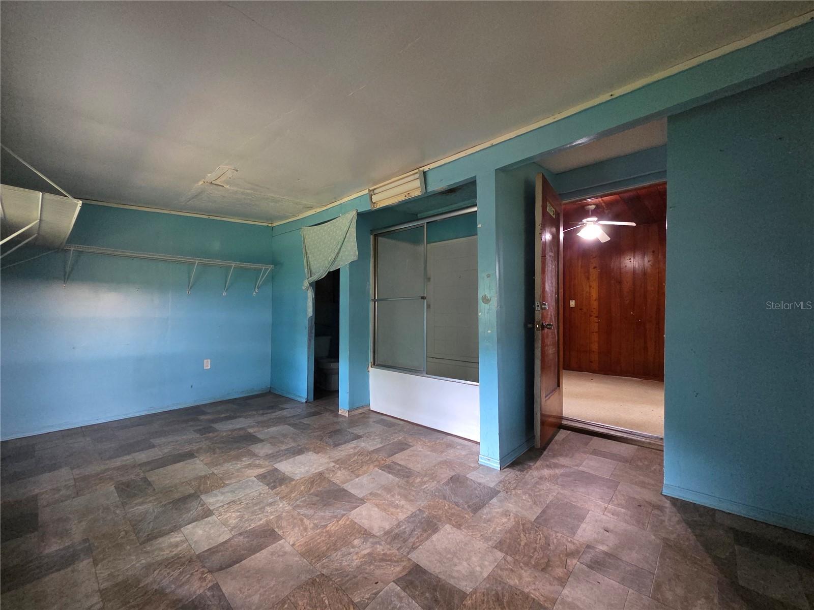 113 W STRICKLAND ST — photo 23