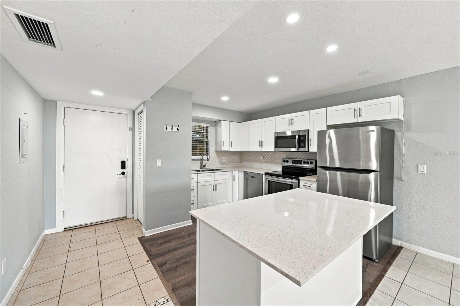 1000 TARPON WOODS BLVD #302 — photo 9