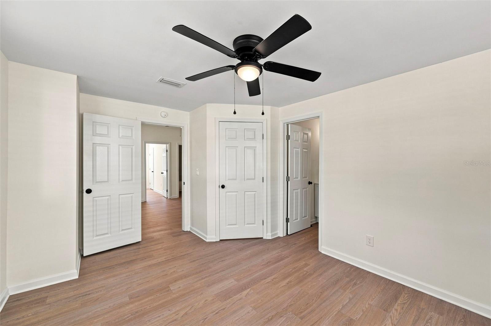917 E 25TH AVE — photo 37