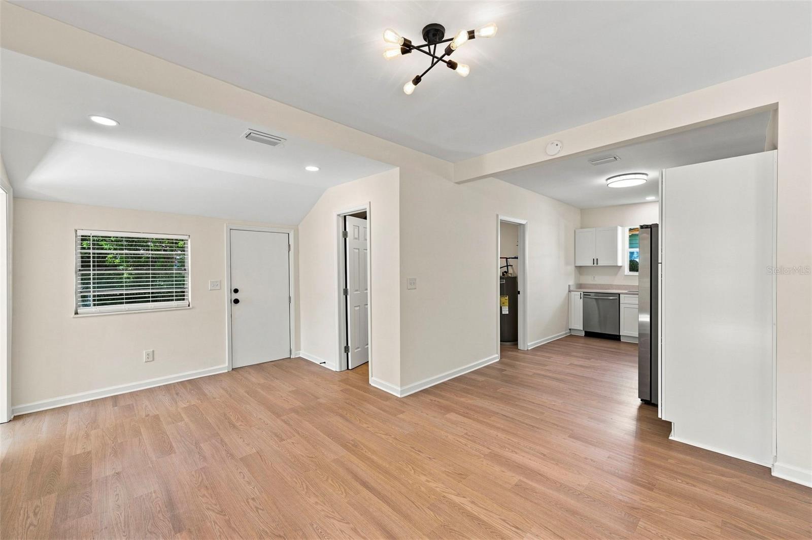 917 E 25TH AVE — photo 12
