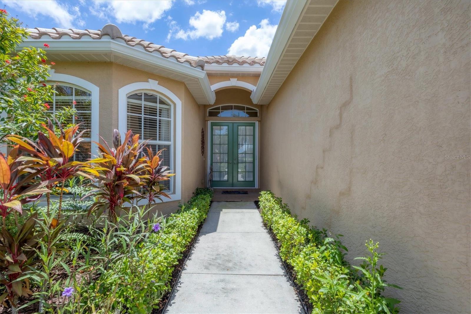 5641 WHISPERING OAKS DR — photo 9