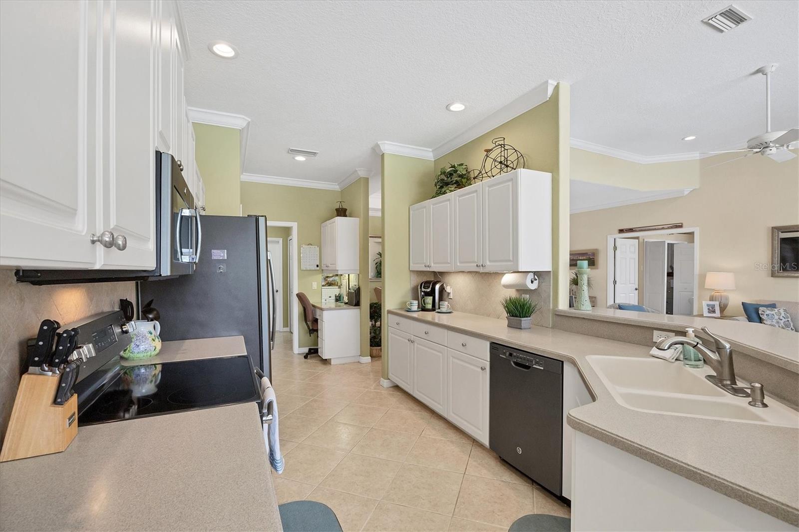 5641 WHISPERING OAKS DR — photo 17