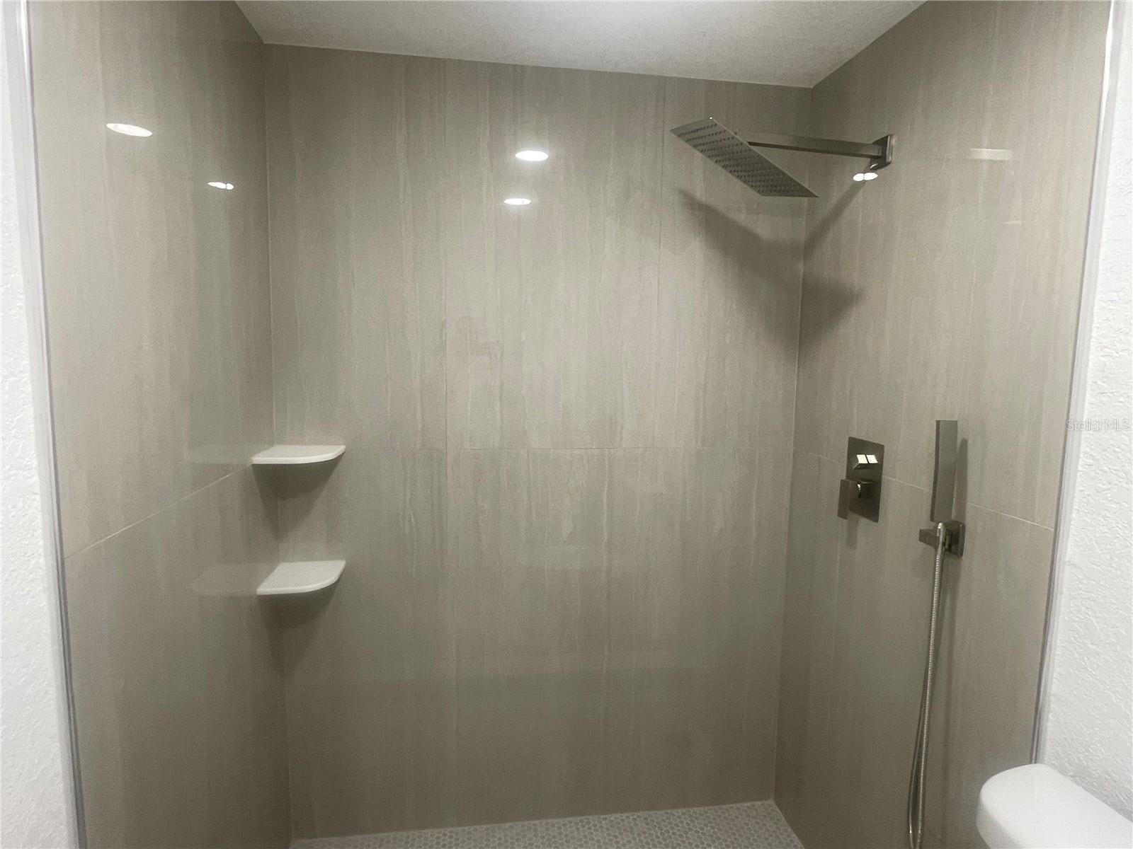 7025 CUTTY SARK DR — photo 17