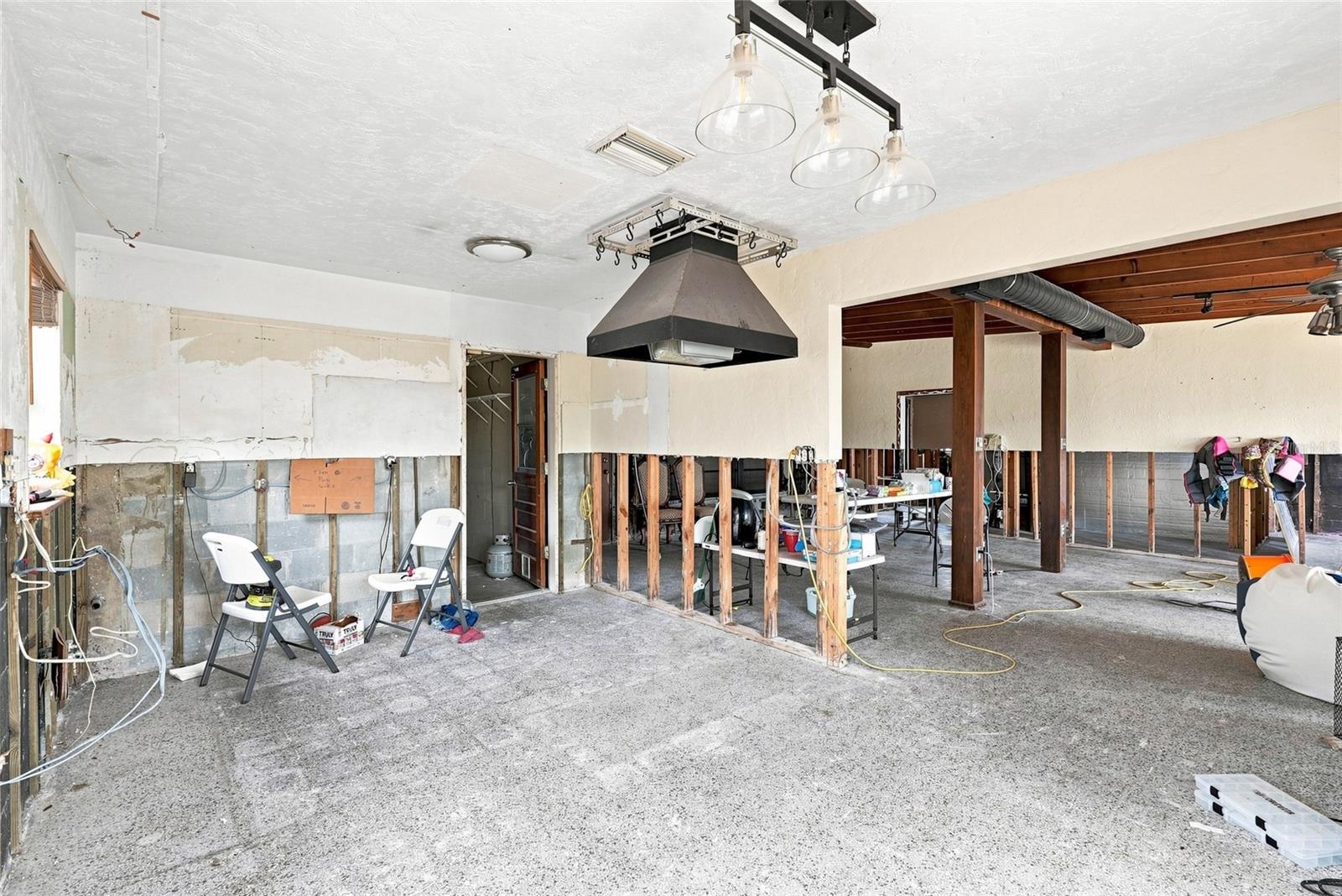 639 NORMANDY RD — photo 2