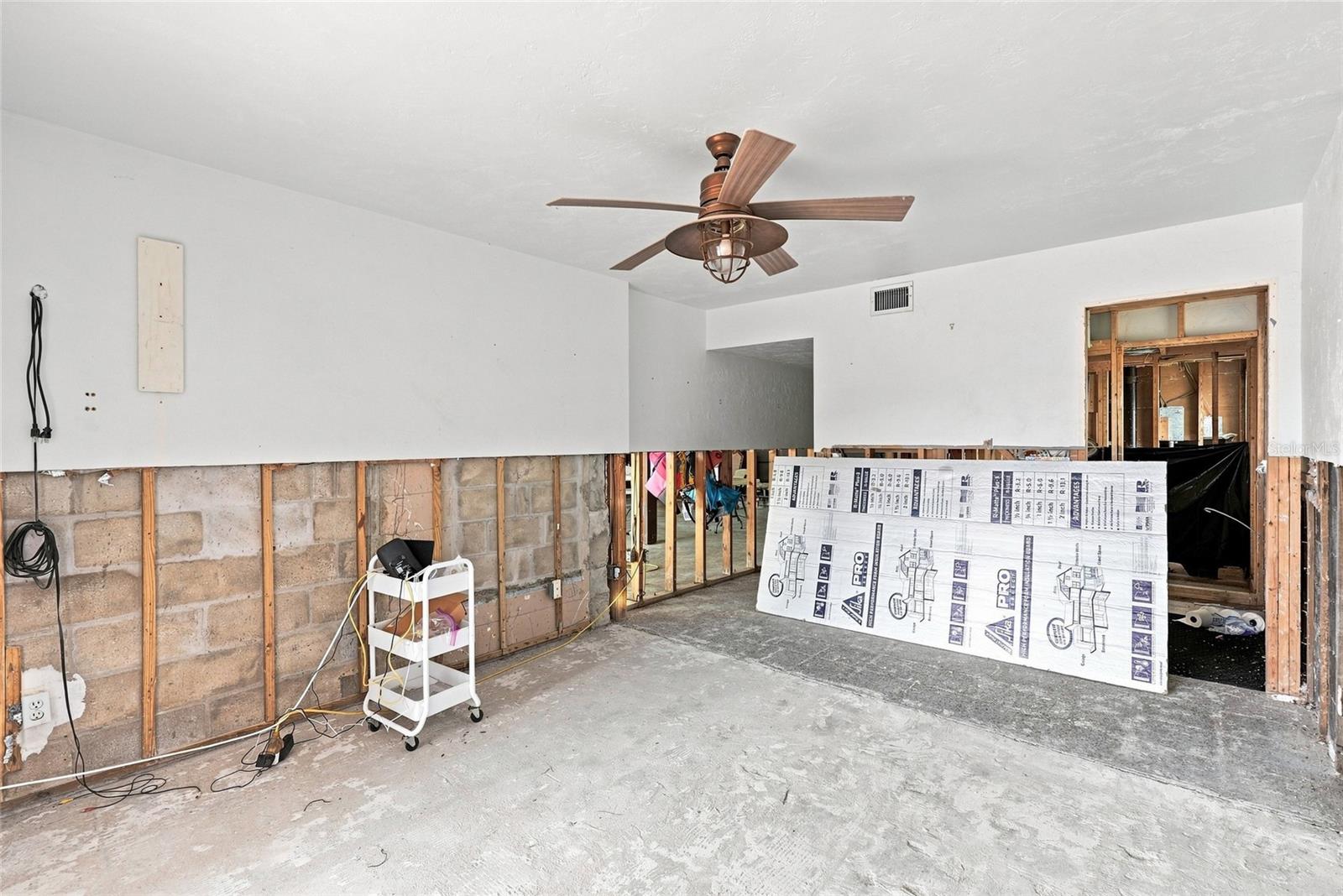 639 NORMANDY RD — photo 5