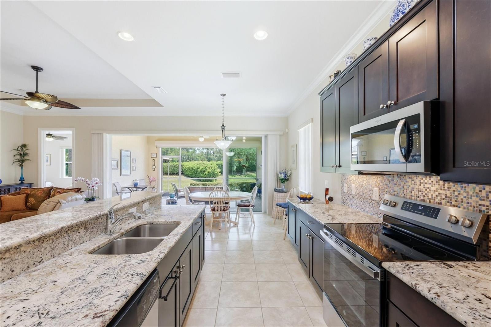 345 SAVONA WAY — photo 15