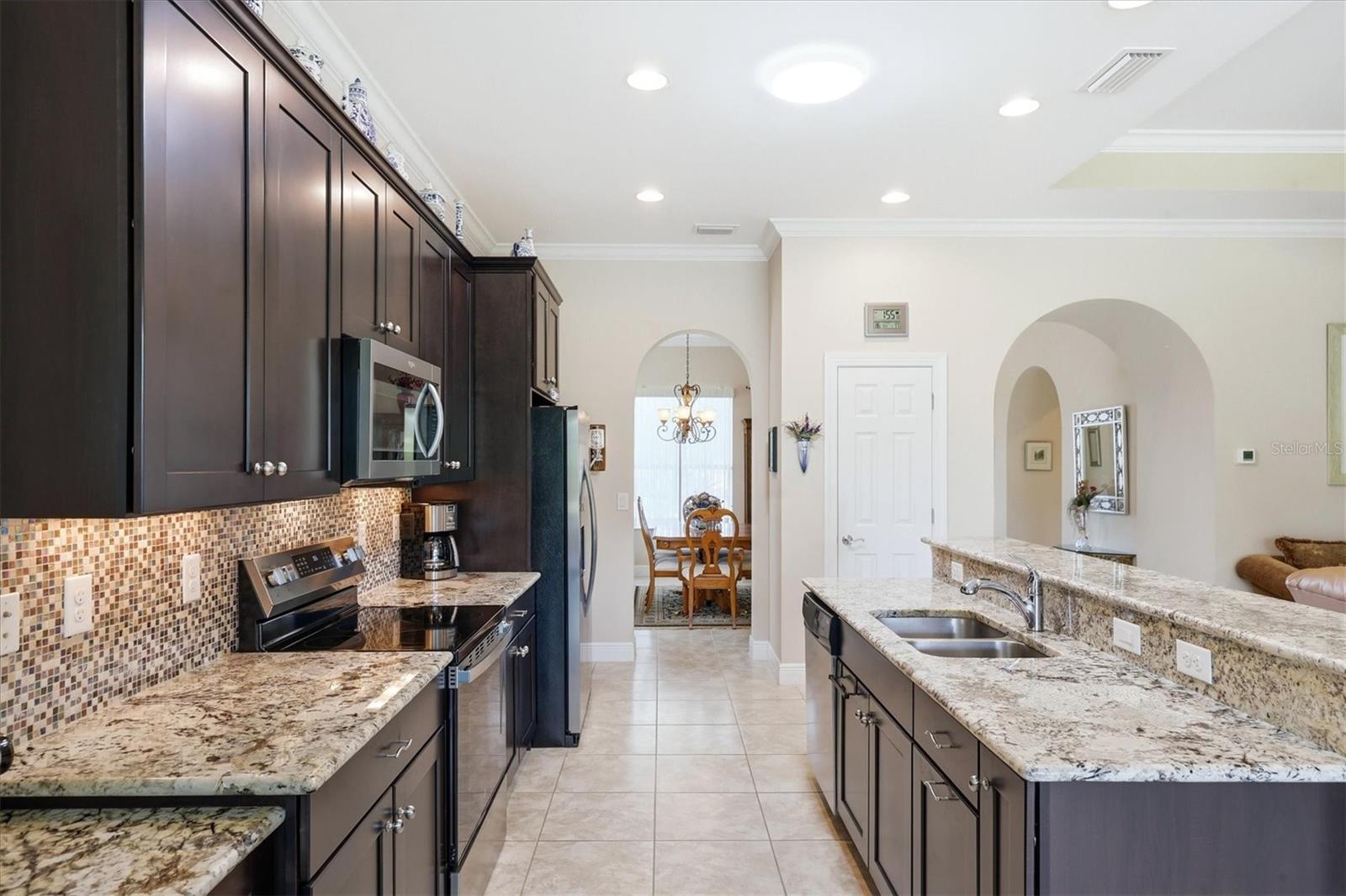 345 SAVONA WAY — photo 39