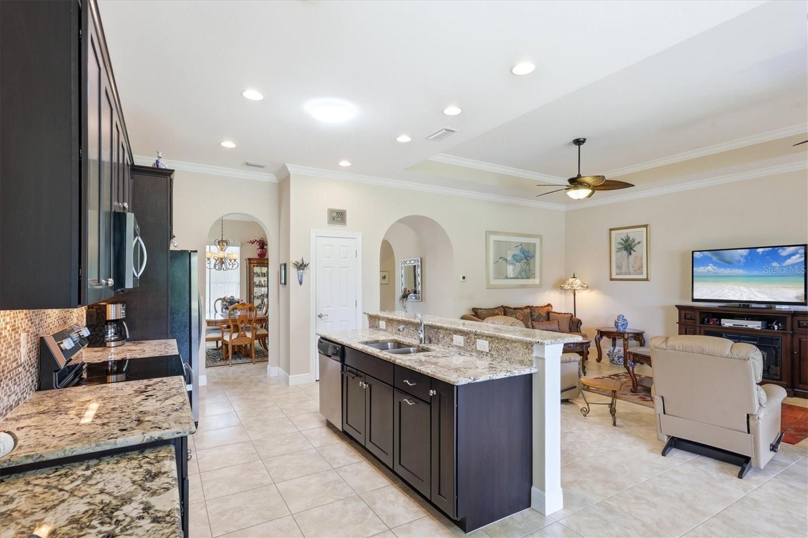 345 SAVONA WAY — photo 43