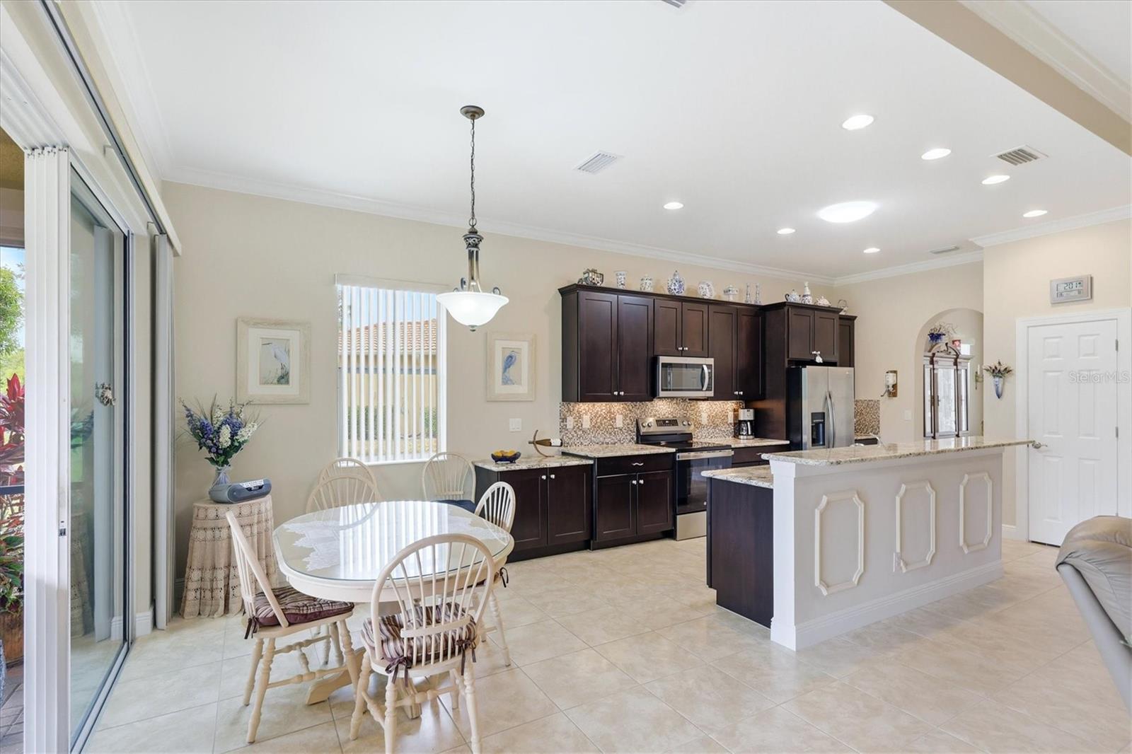 345 SAVONA WAY — photo 38