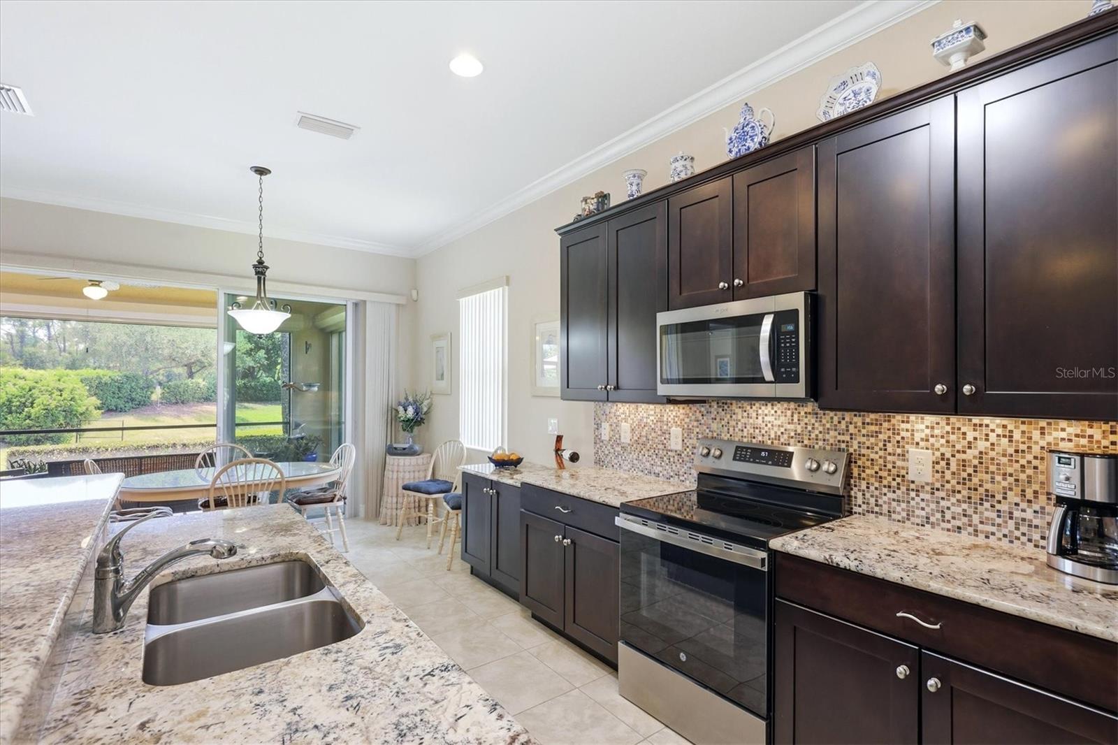 345 SAVONA WAY — photo 42