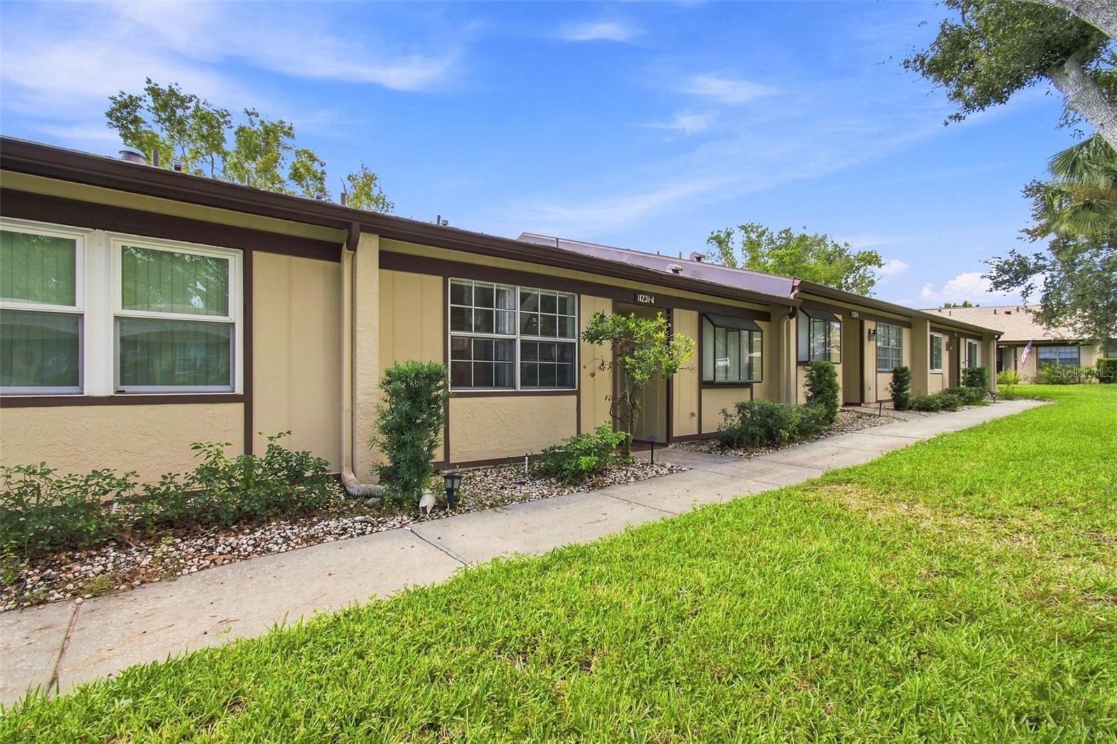 11231 DOLLAR LAKE DR #4 — photo 3