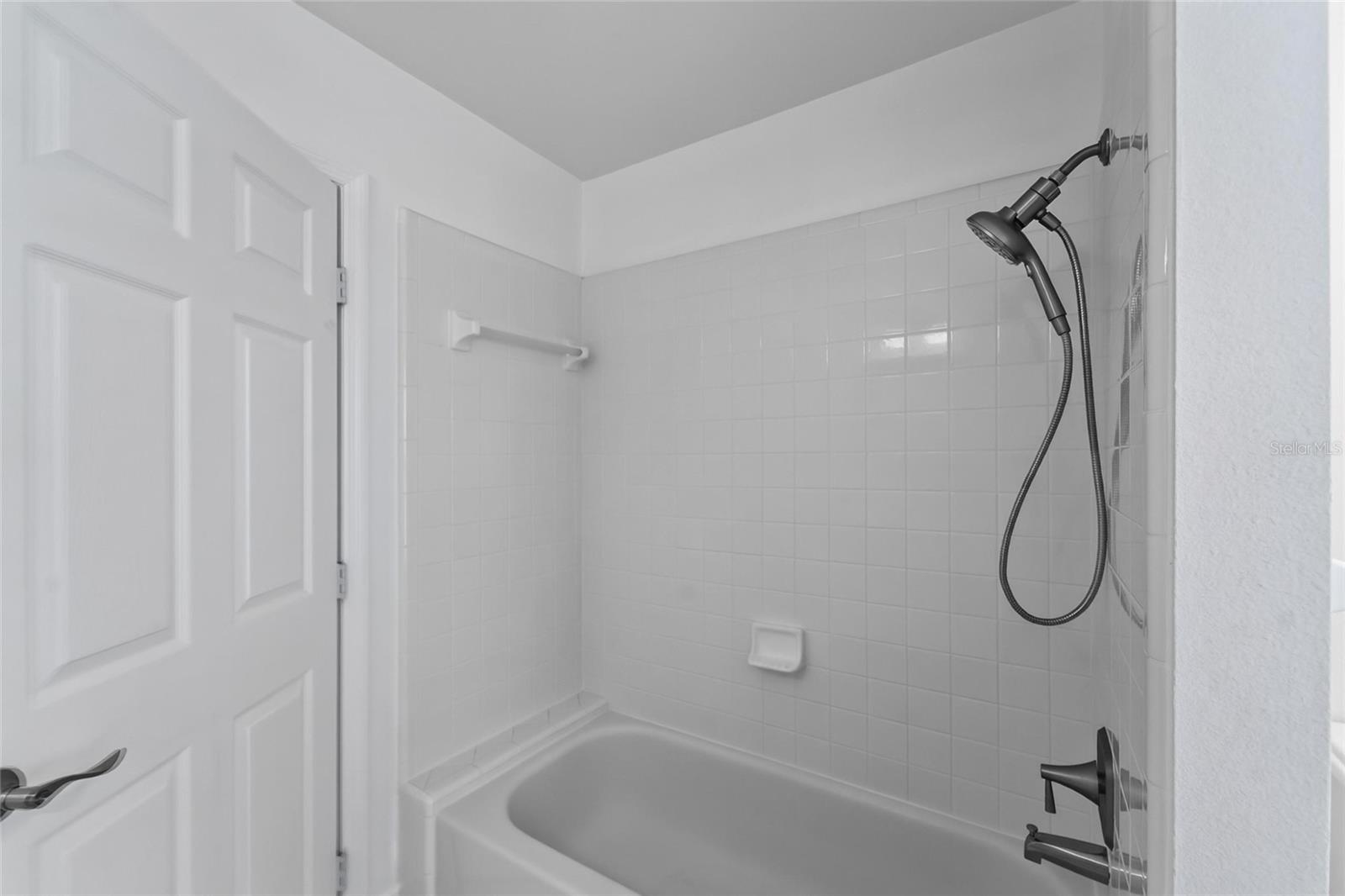 2216 NEW BEDFORD DR — photo 39