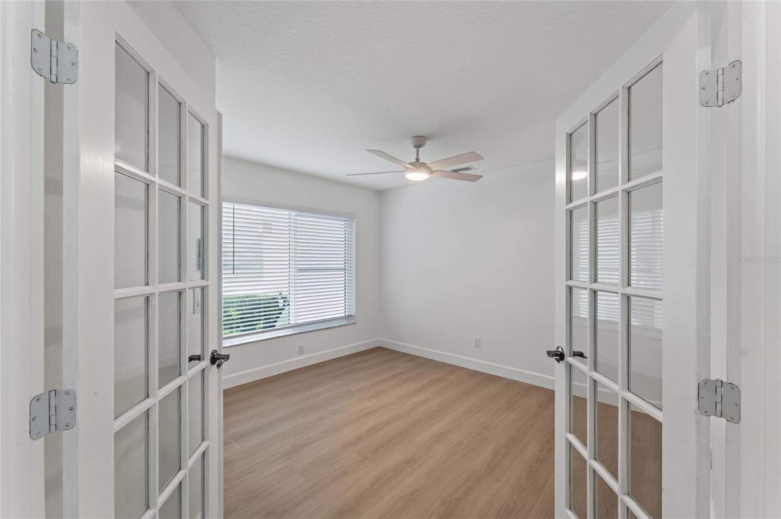 2216 NEW BEDFORD DR — photo 18