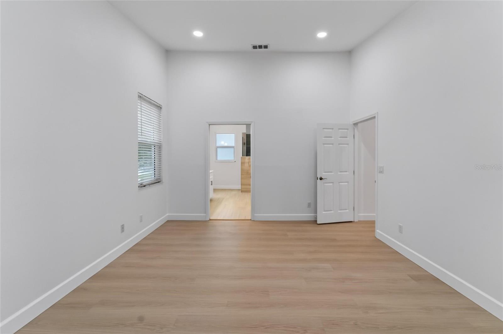 2216 NEW BEDFORD DR — photo 11