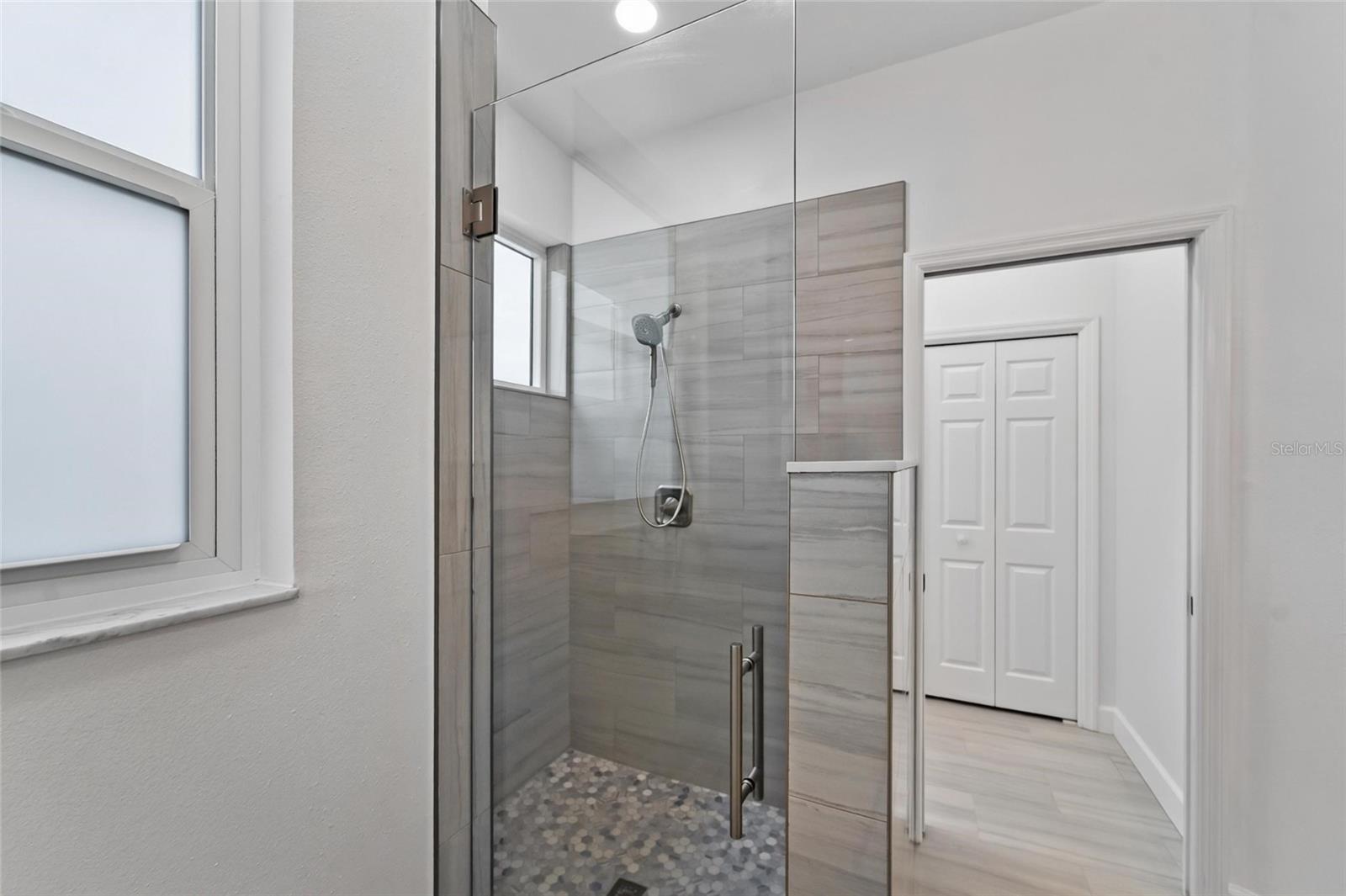 2216 NEW BEDFORD DR — photo 14