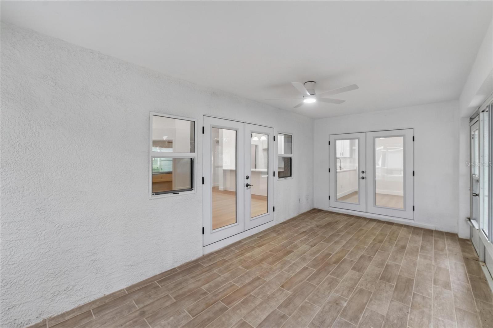 2216 NEW BEDFORD DR — photo 35