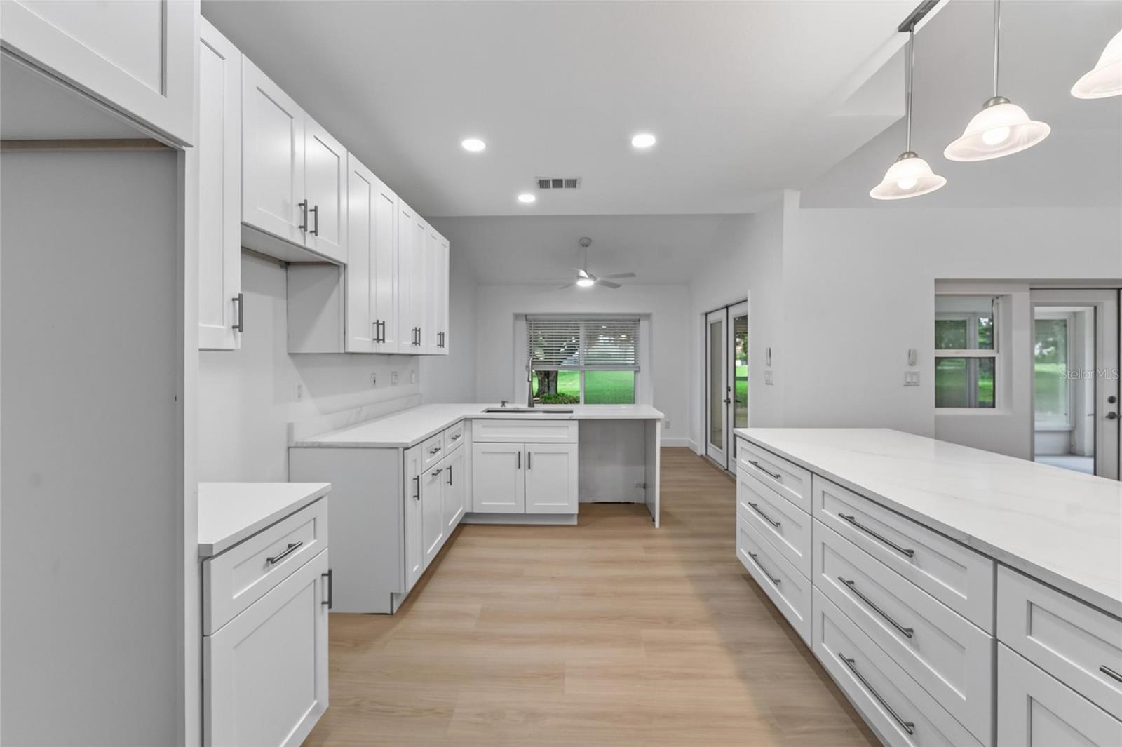 2216 NEW BEDFORD DR — photo 26