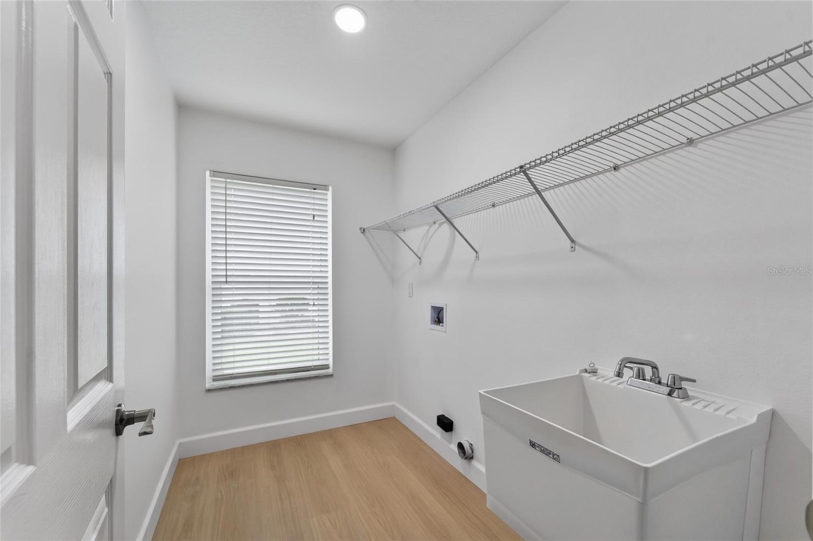 2216 NEW BEDFORD DR — photo 44