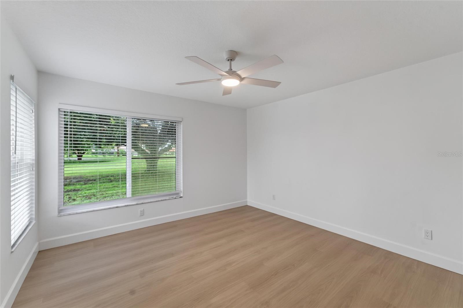 2216 NEW BEDFORD DR — photo 43