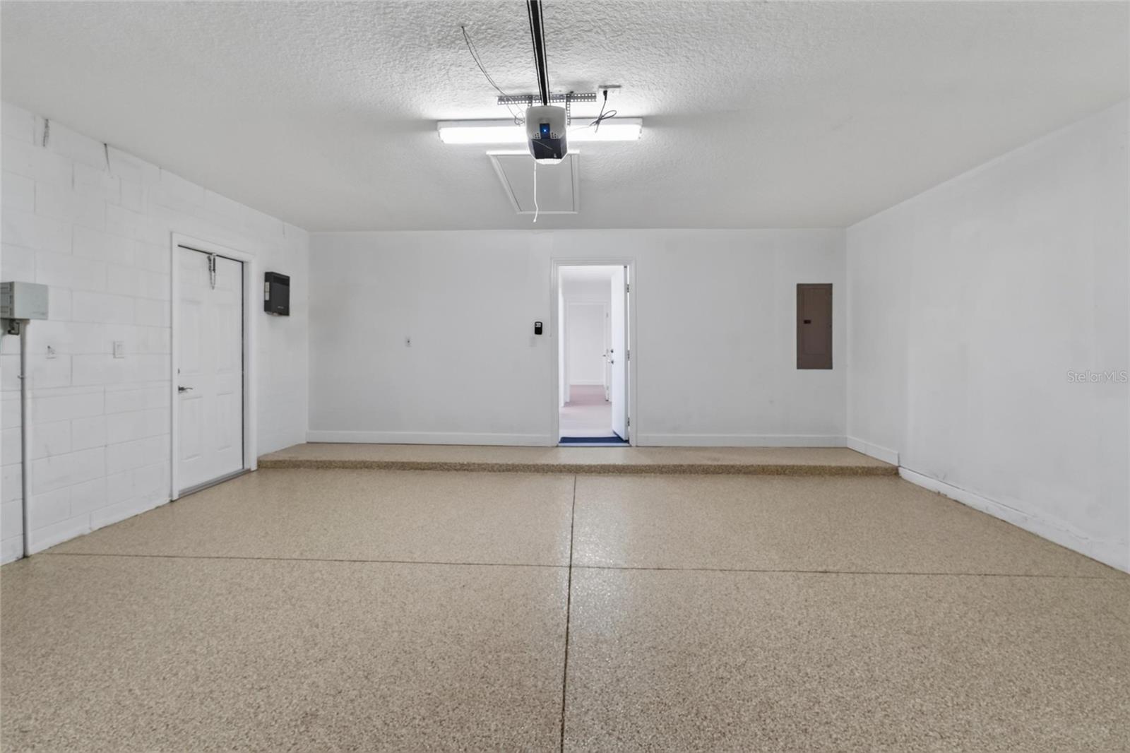 2216 NEW BEDFORD DR — photo 47
