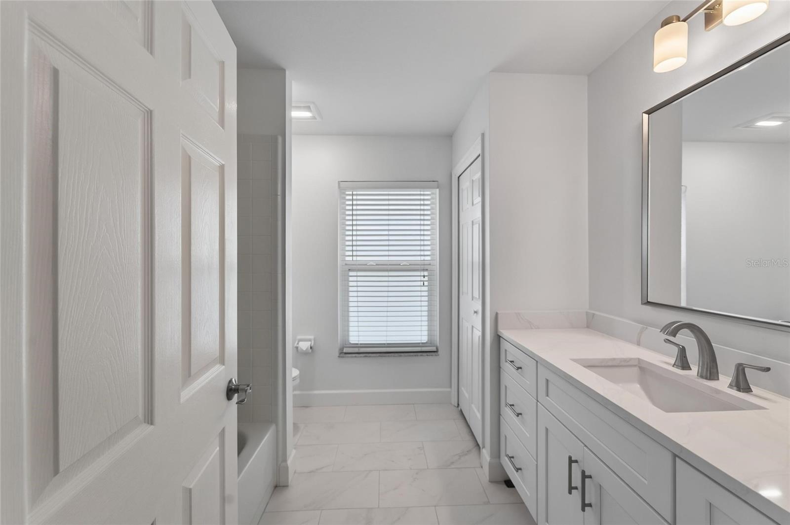 2216 NEW BEDFORD DR — photo 37