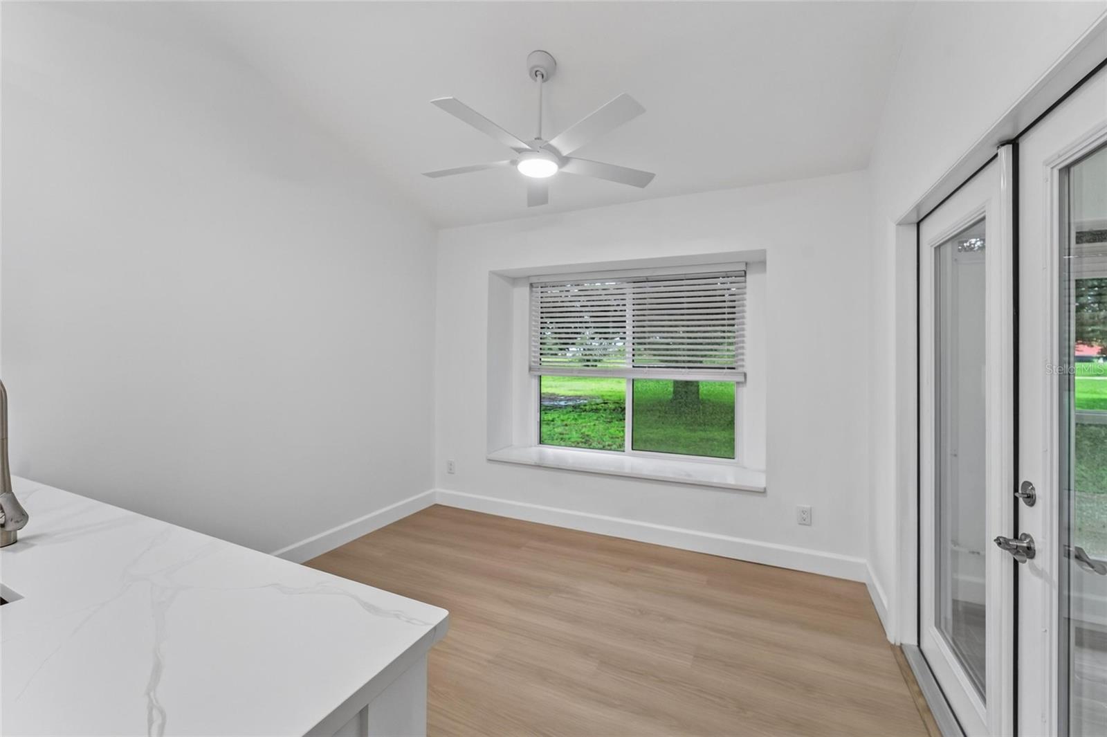 2216 NEW BEDFORD DR — photo 30