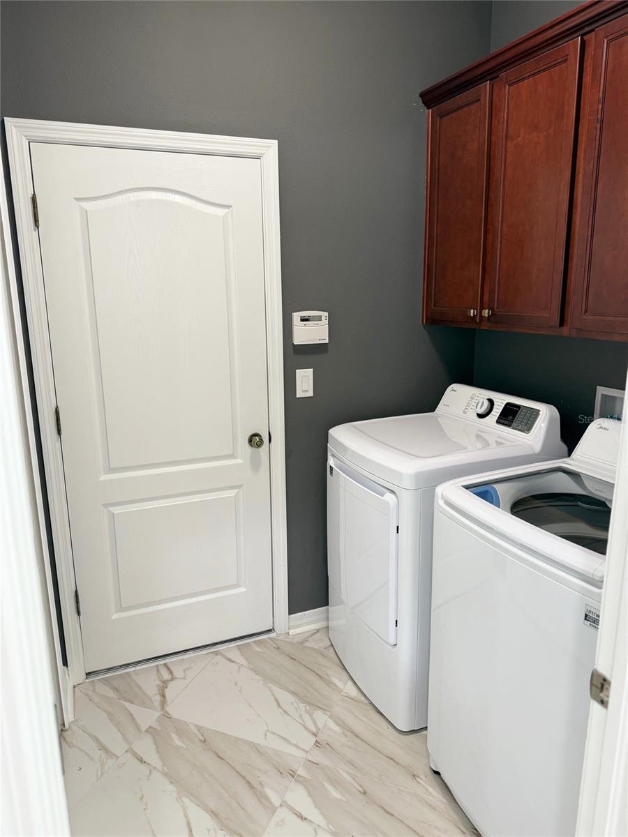 12236 FAIRLAWN DR — photo 37