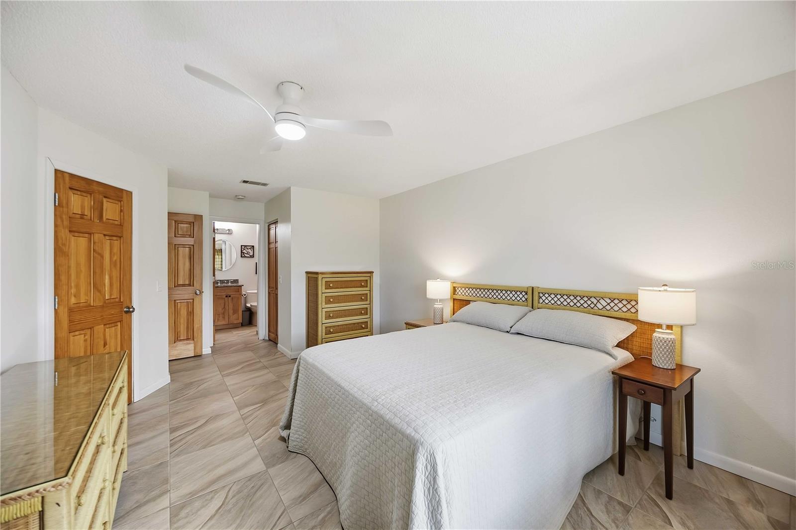 306 PERSIMMON ST #208 — photo 16