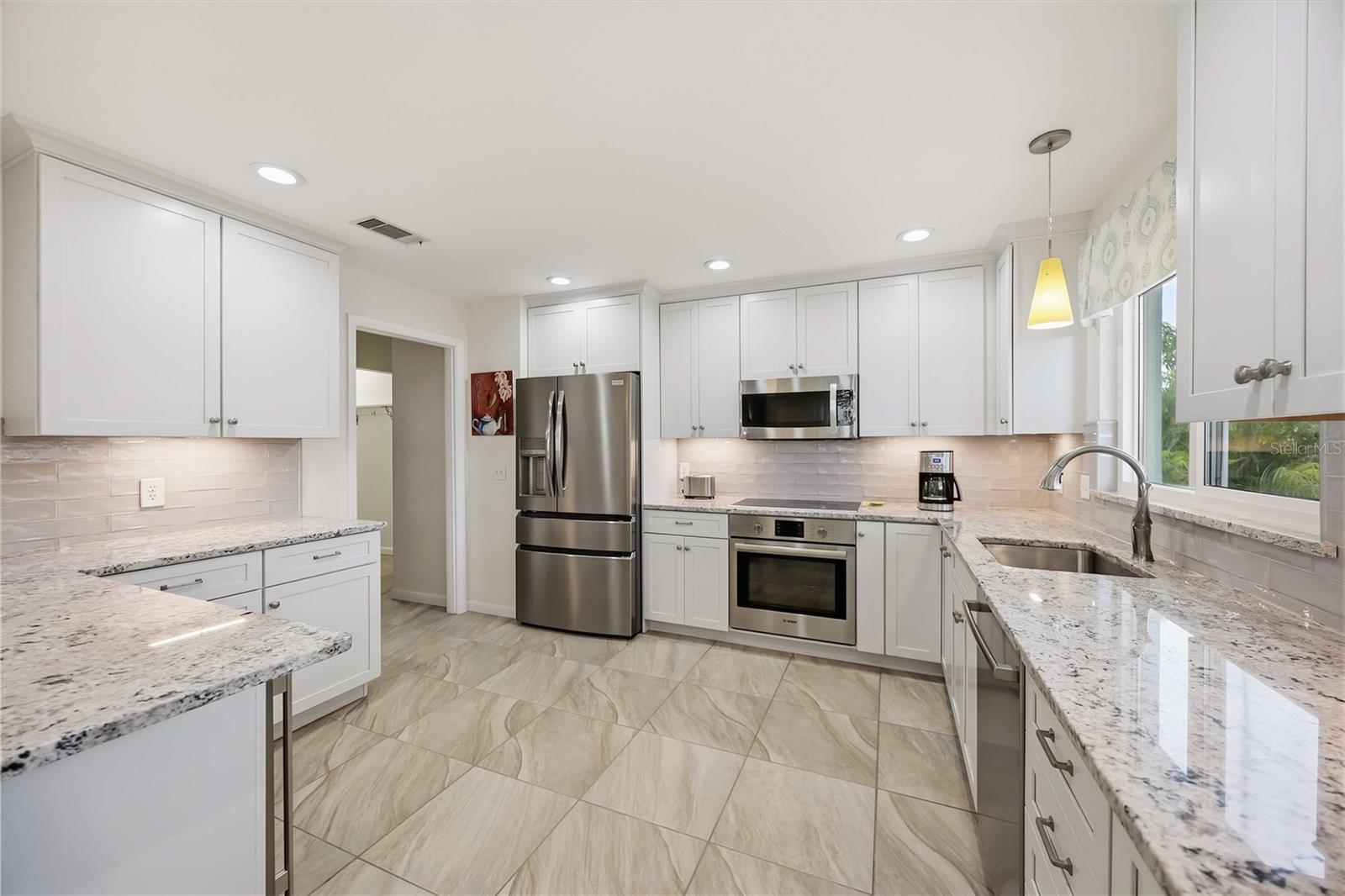 306 PERSIMMON ST #208 — photo 12