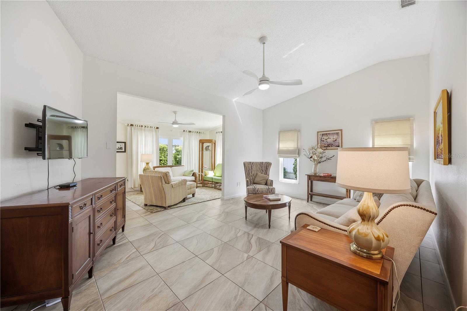 306 PERSIMMON ST #208 — photo 8