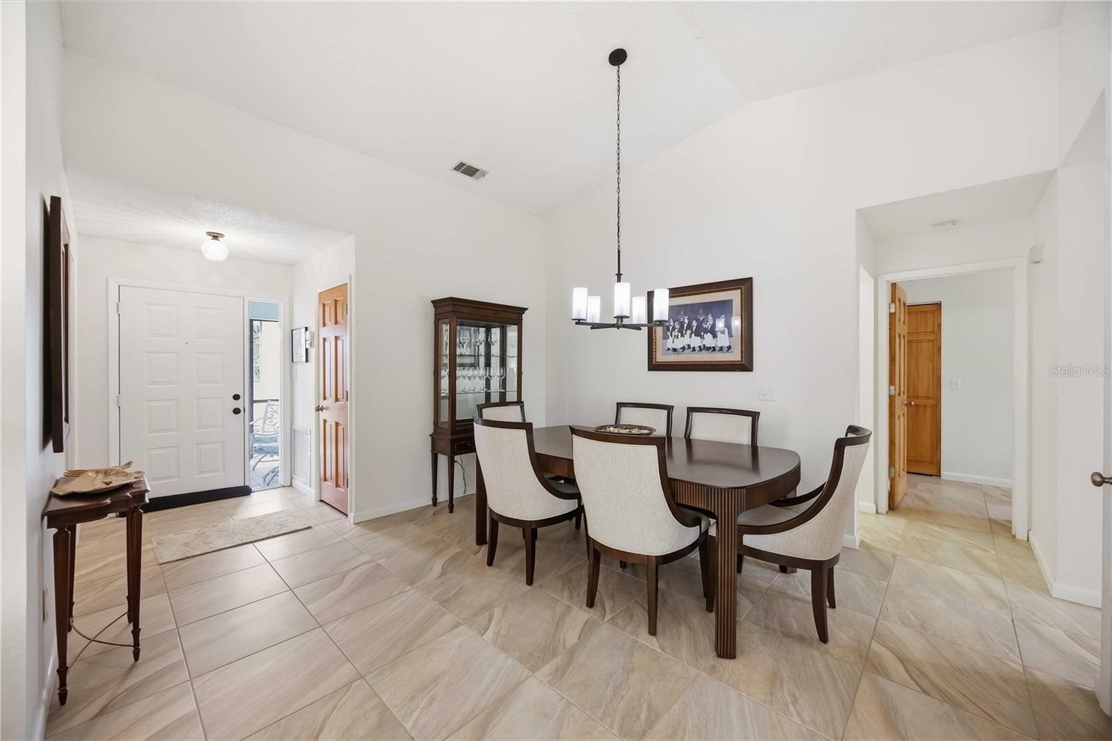 306 PERSIMMON ST #208 — photo 5